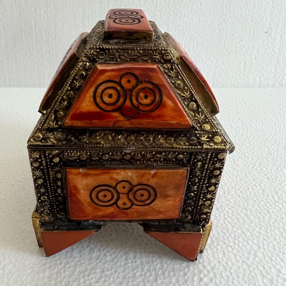Antique Moroccan Metal Snd Bone Trinket / Jewelry Box - Picture 2 of 6